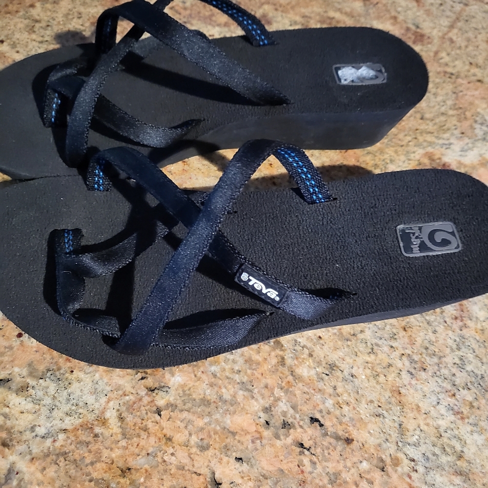Sandals - Picture 2 of 4
